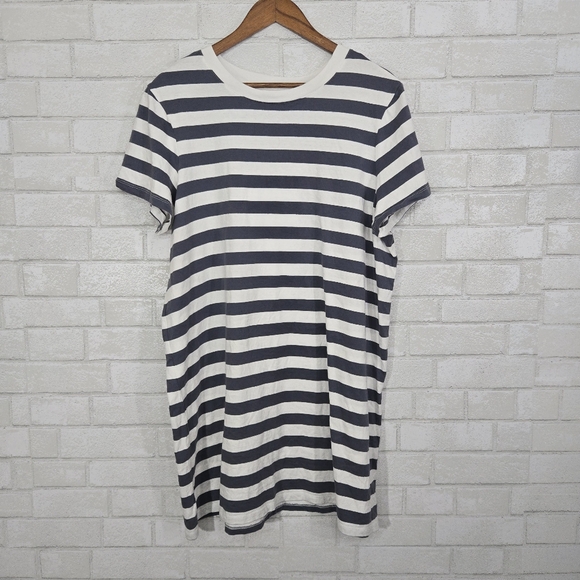 Old Navy Dresses & Skirts - Old Navy short sleeve dress